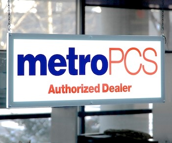 MetroPCS Double Sided High Intensity LED Lighted Window Sign DSC_5399 352x293